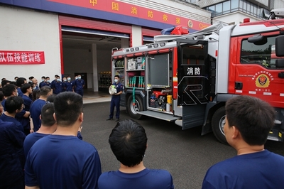 两路街道应急救援训练现场。两路街道办事处供图 华龙网发